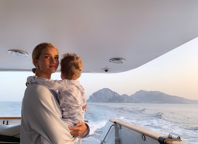 С днем рождения, красавчик! Роузи Хантингтон-Уайтли и Джейсон Стетхэм отмечают 2-летие первенца