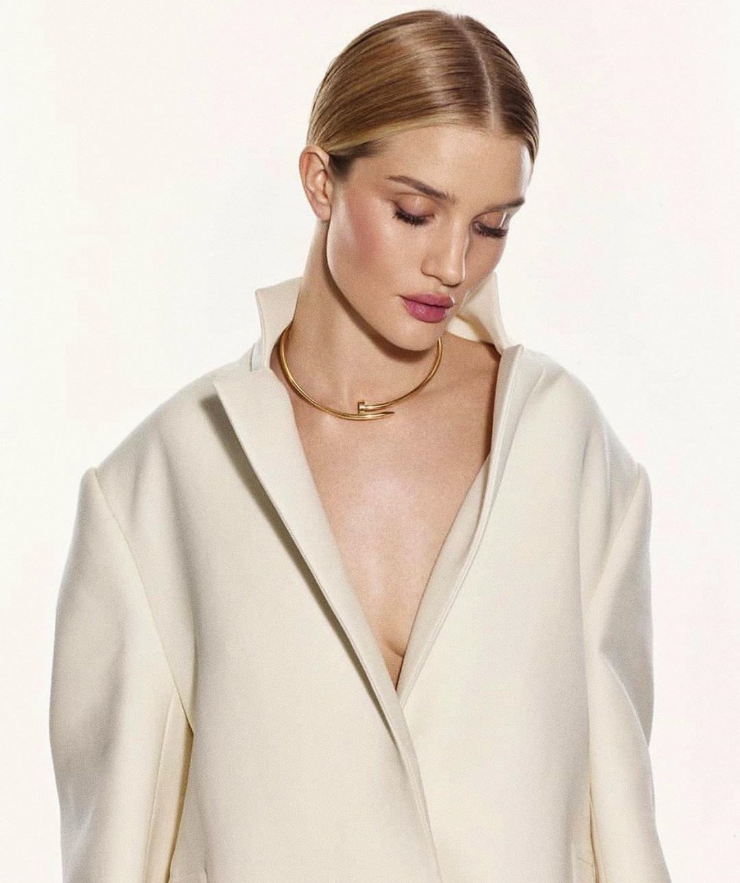 У чому сила, сестра? Зірки демонструють, як стильно поєднувати речі "з чоловічого плеча"