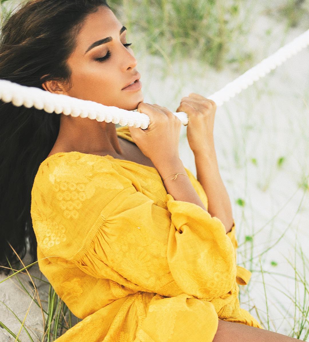 В поисках себя: экс-"ВИА Гра" отправилась в школу медитации в Индии