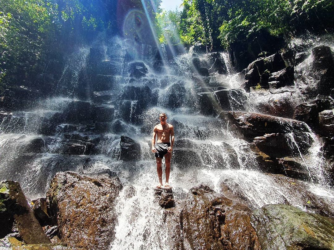 Бажаю кожному: фіналіст Танців з зірками 2019 Олександр Прохоров вразив екзотичними пригодами