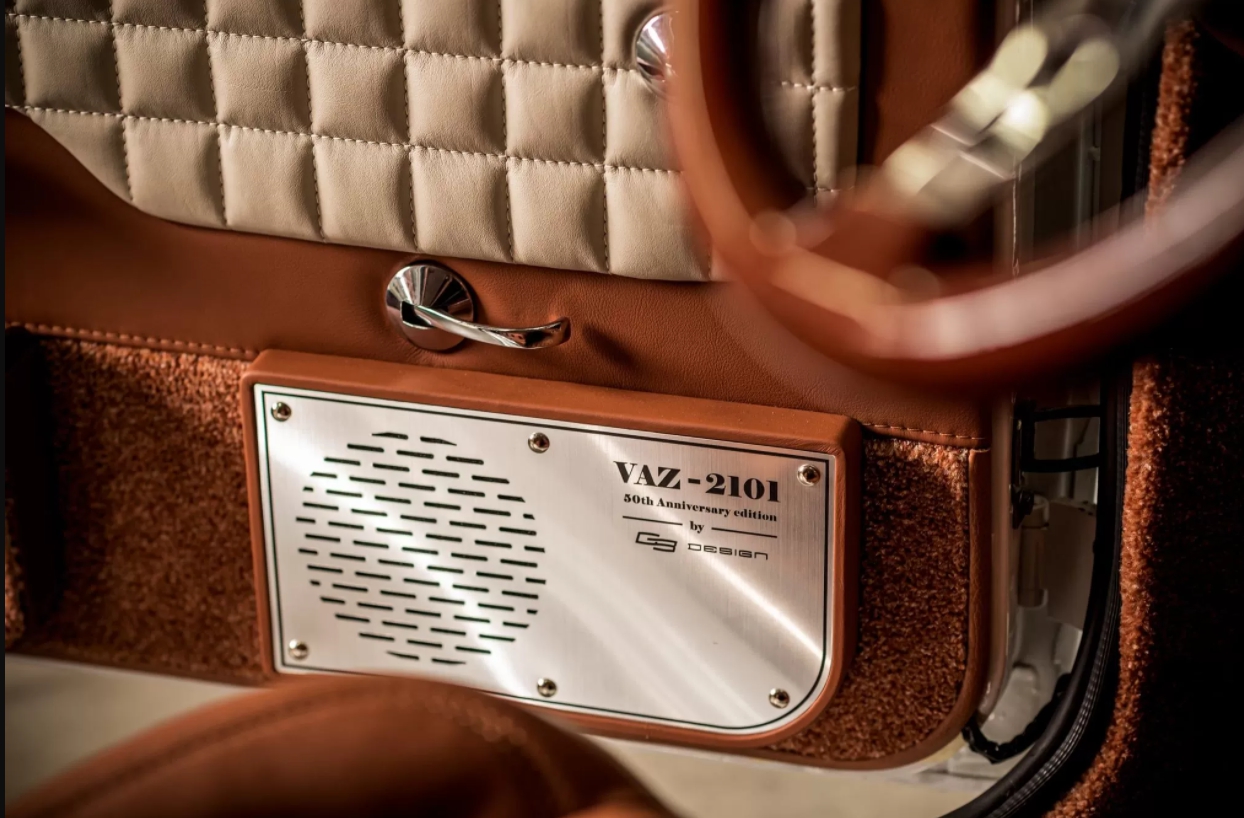 "Копейку" превратили в Майбах: умельцы собрали самый роскошный ВАЗ-2101