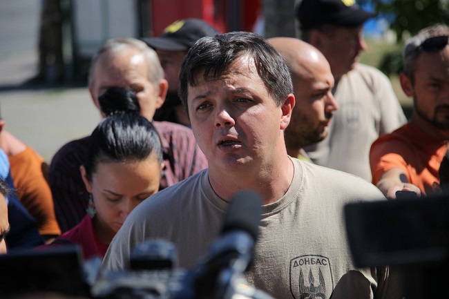 активисты во главе с нардепом Семенченко прибыли на суд по делу "Торнадо" Торнадо