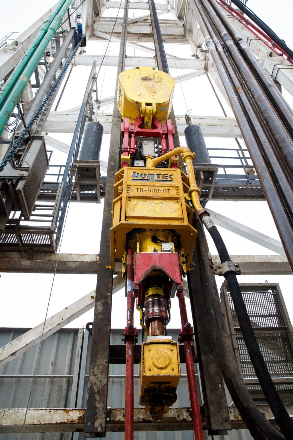 "ДТЭК Нефтегаз" завершил бурение глубокой скважины с применением уникальных технологий