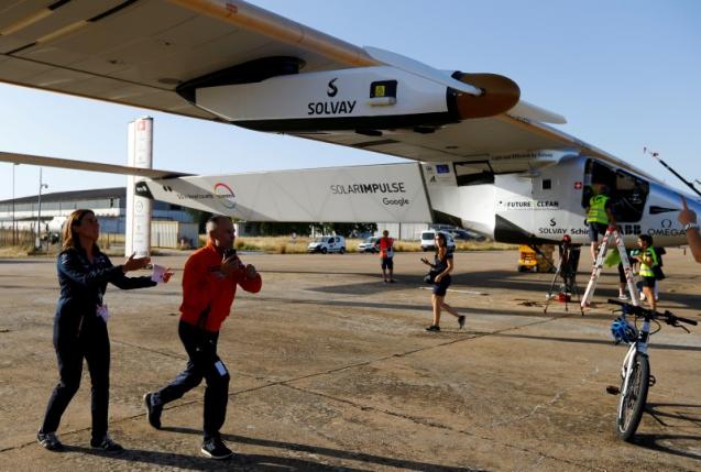 Солнцелет Solar Impulse 2 пересек Атлантический океан
