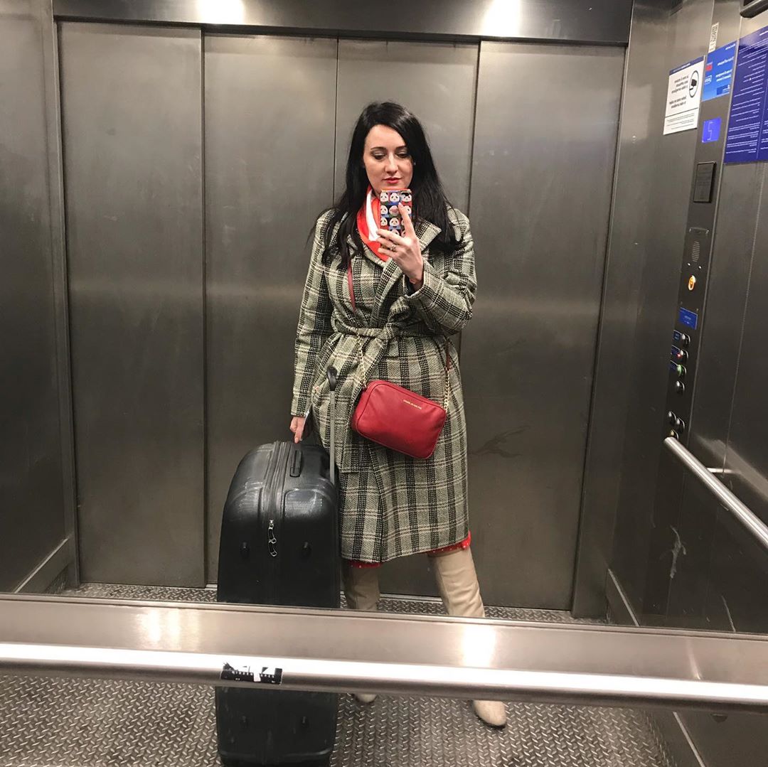 Вы нас не увидите в эфире: ведущая ТСН самоизолировалась после поездки в Италию