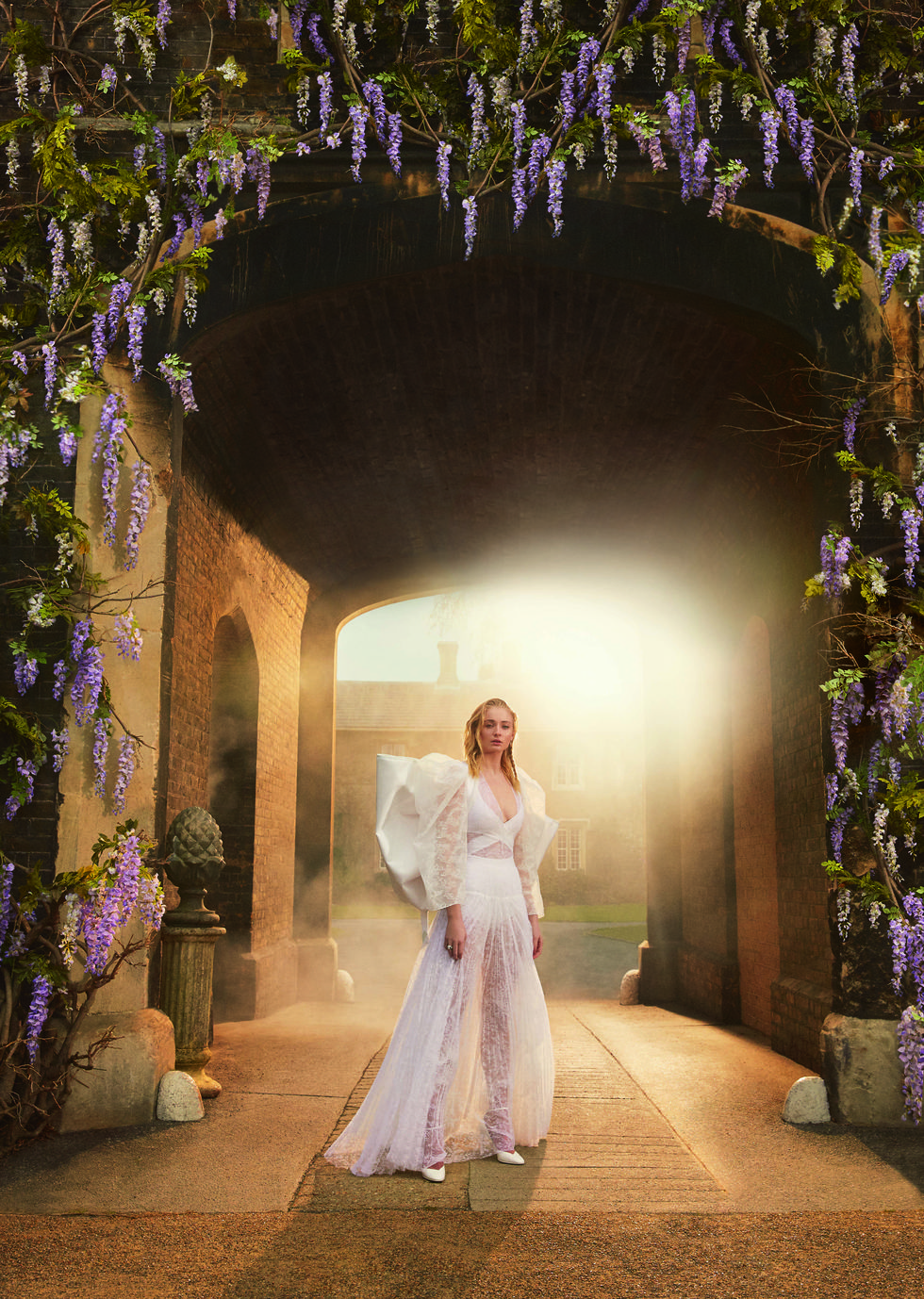 Зірка "Гри престолів" знялася в атмосферній фотосесії та розповіла про майбутнє весілля