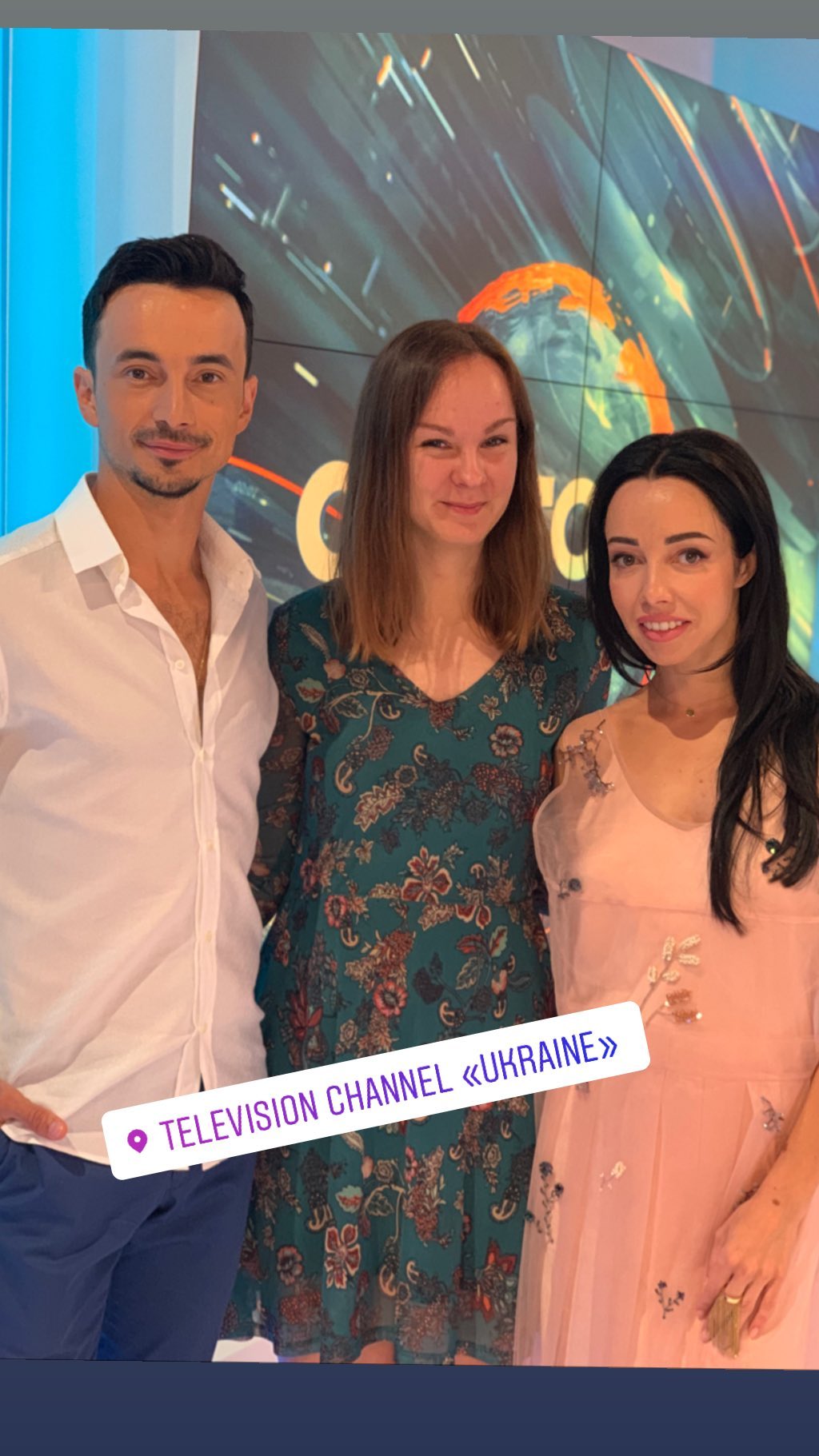 "Морковочка": Лилия Ребрик восхитила тонкой талией в облегающем платье