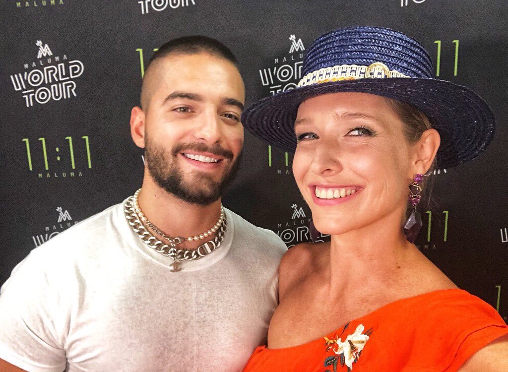 Катя Осадчая заинтриговала яркими фото в компании известного латиноамериканского красавчика