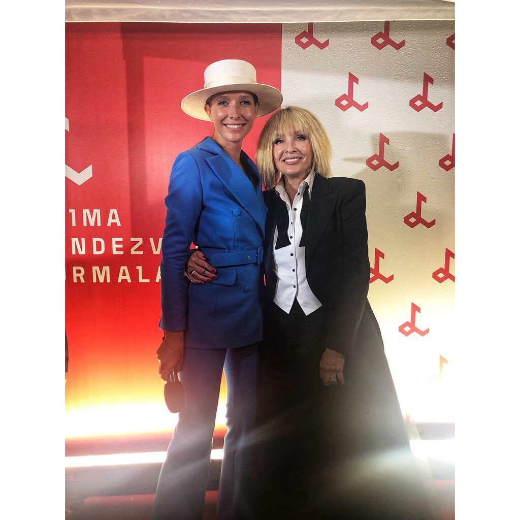 С Вайкуле и Меладзе: стильная Катя Осадчая посетила музыкальный фестиваль в Юрмале