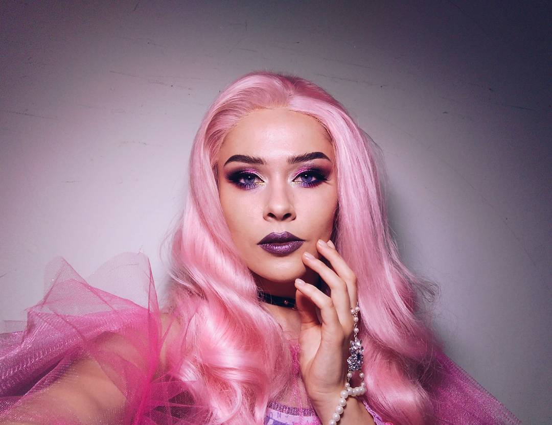 "Я ненасытная, хочу большего": яркие образы неповторимой именинницы Юлии Саниной