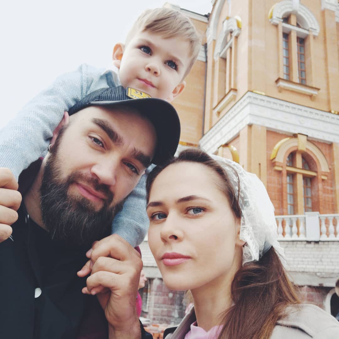 Такие красивые: солистка The Hardkiss растрогала сеть милым семейным фото