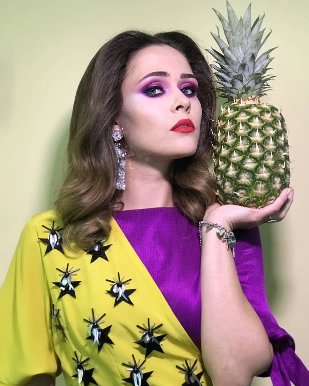 "Я ненасытная, хочу большего": яркие образы неповторимой именинницы Юлии Саниной