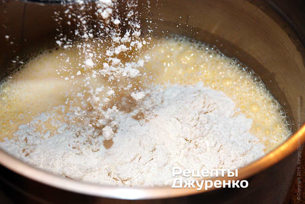 Відомий кулінар поділився простим рецептом млинців з секретним інгредієнтом