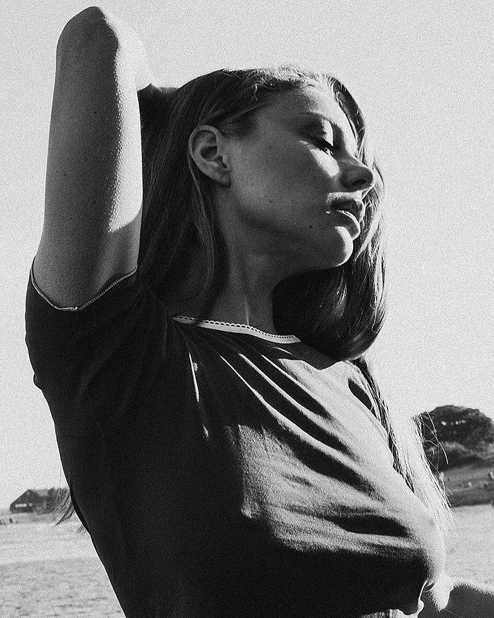 "Цунами возбуждения": Тина Кароль поразила откровенным фото без белья