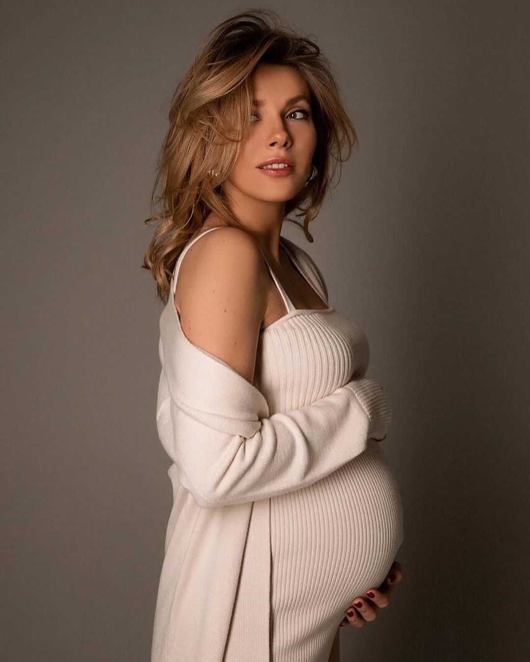 Моє материнство: дочка Ольги Сумської зворушила мережу ніжним "вагітним" фото