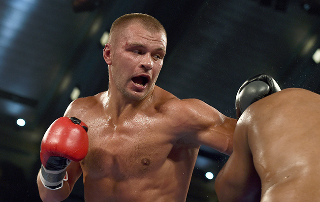 Один из лучших украинских боксеров супертяжей стал дальнобойщиком