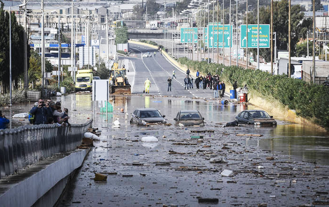 Повінь в Греції: кількість загиблих зросла до 15 осіб