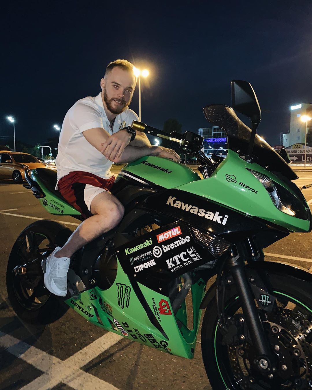 Олимпийский чемпион Украины закрутил роман с 17-летней гимнасткой: фото