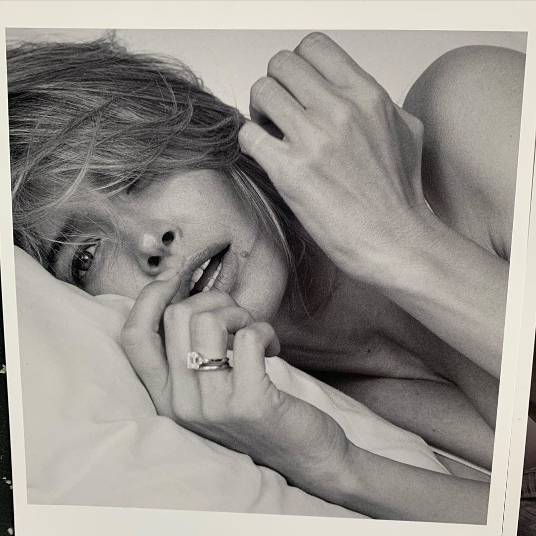 Вера Брежнева попала под капельницу: что известно о здоровье певицы