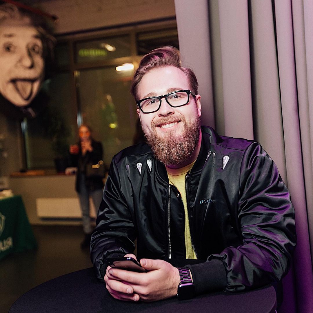 Всплыло имя первого участника "Холостячки 2": он помогает девушкам успешно выйти замуж (фото)