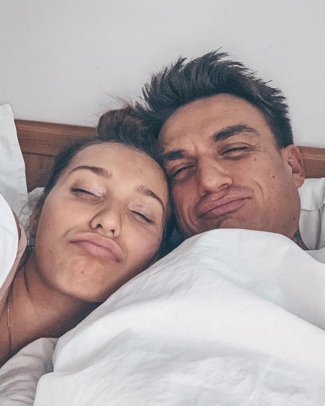 Такі солодкі: Топалов підкорив мережу постільним фото з Тодоренко