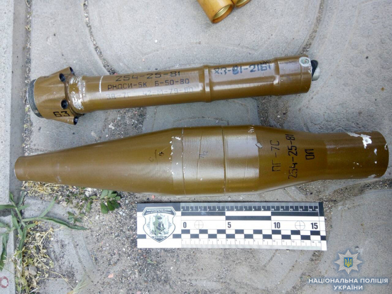 У Миколаєві у місцевого жителя виявили схрон вибухівки та боєприпасів