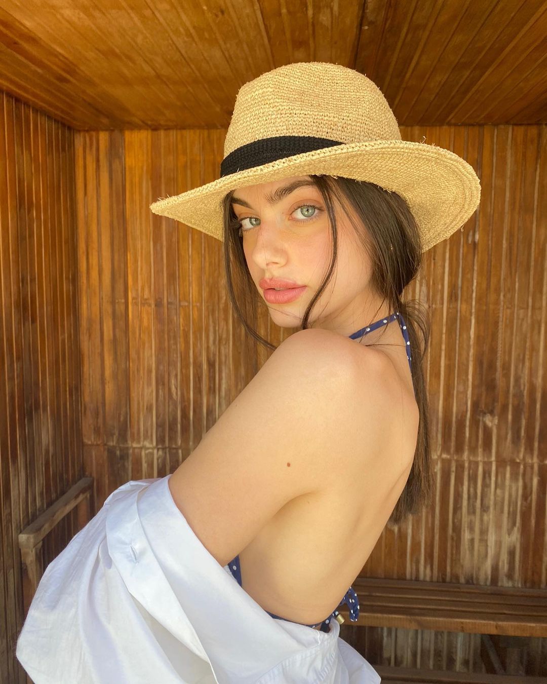 У мережі показали жінку з найкрасивішим лицем у світі: яскраві фото