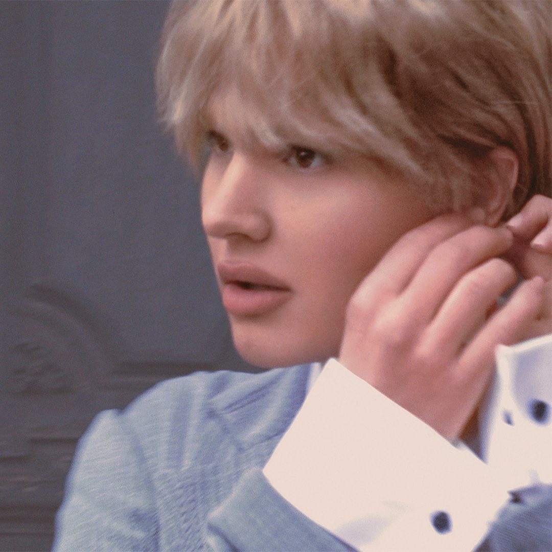 Народжуюсь заново: співачка-трансгендер Зіанджа кардинально змінила імідж і навіть ім'я