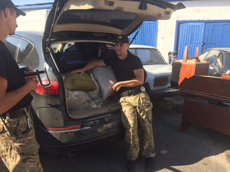 На Рівненщині вилучили партію бурштину на 1,5 млн гривень