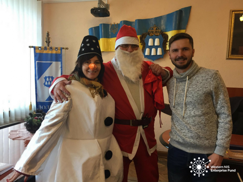 Как мэр Хмельницкого стал дворником, а мэр Черновцов - кондуктором в троллейбусе