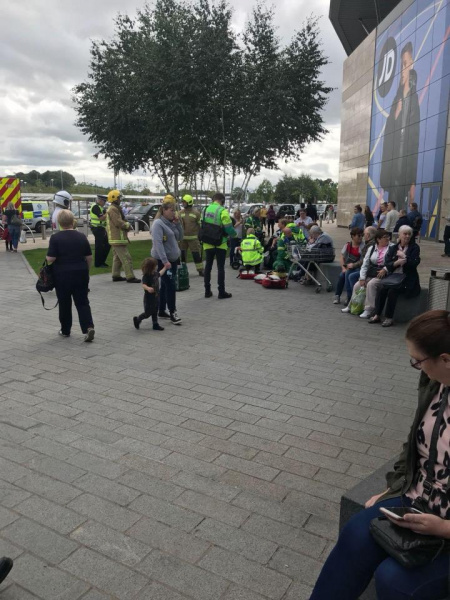 В Шотландии из-за утечки химвещества в ТЦ пострадали 40 человек