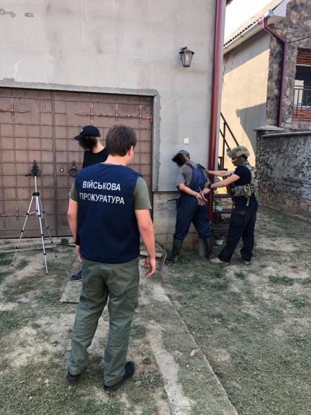 В Закарпатской области перекрыли канал продажи оружия через экспресс-почту