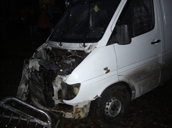 На Закарпатье автомобиль слетел в реку, есть пострадавшие