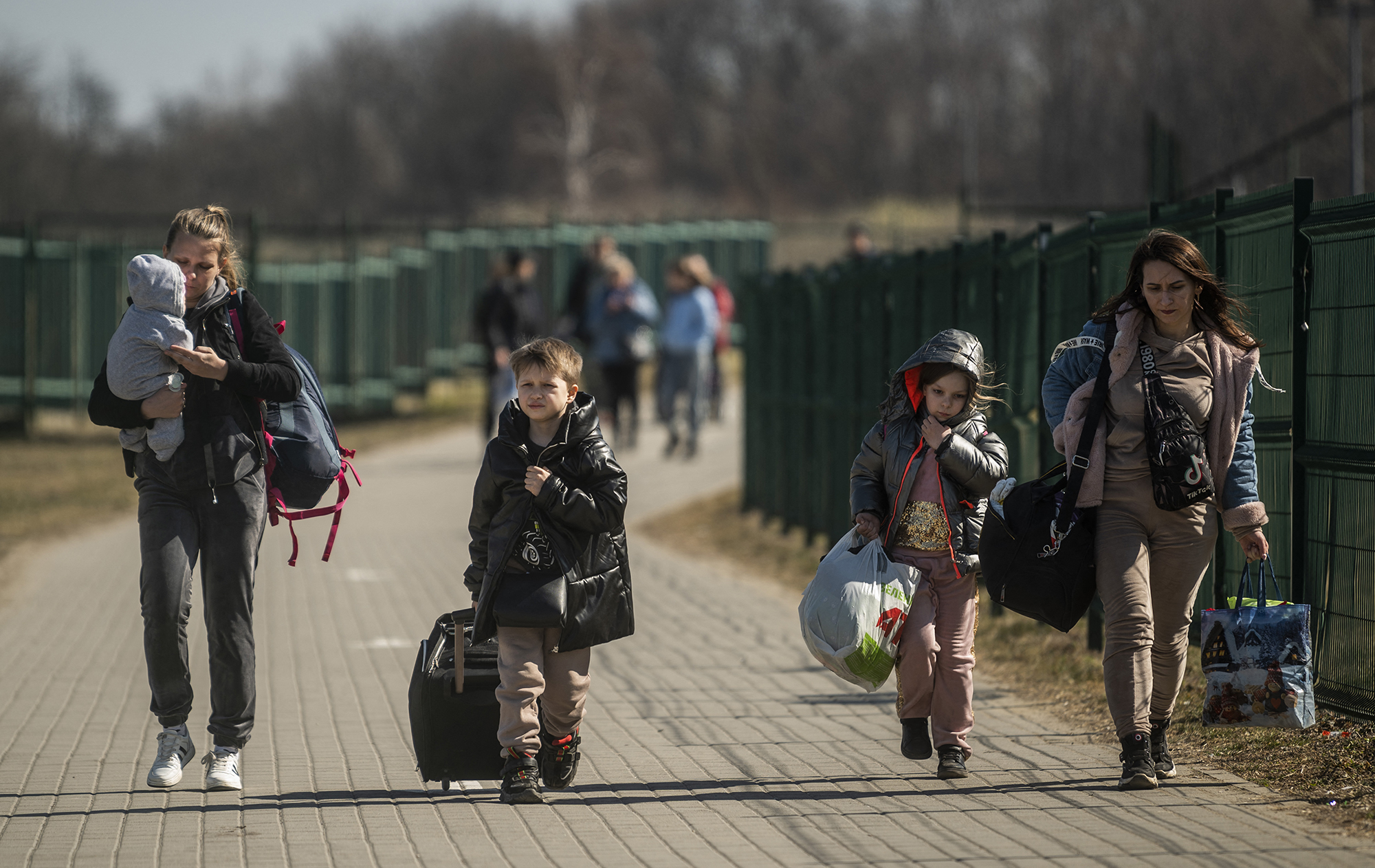 Що чекатиме українських біженців у Польщі у 2024 році: основні зміни