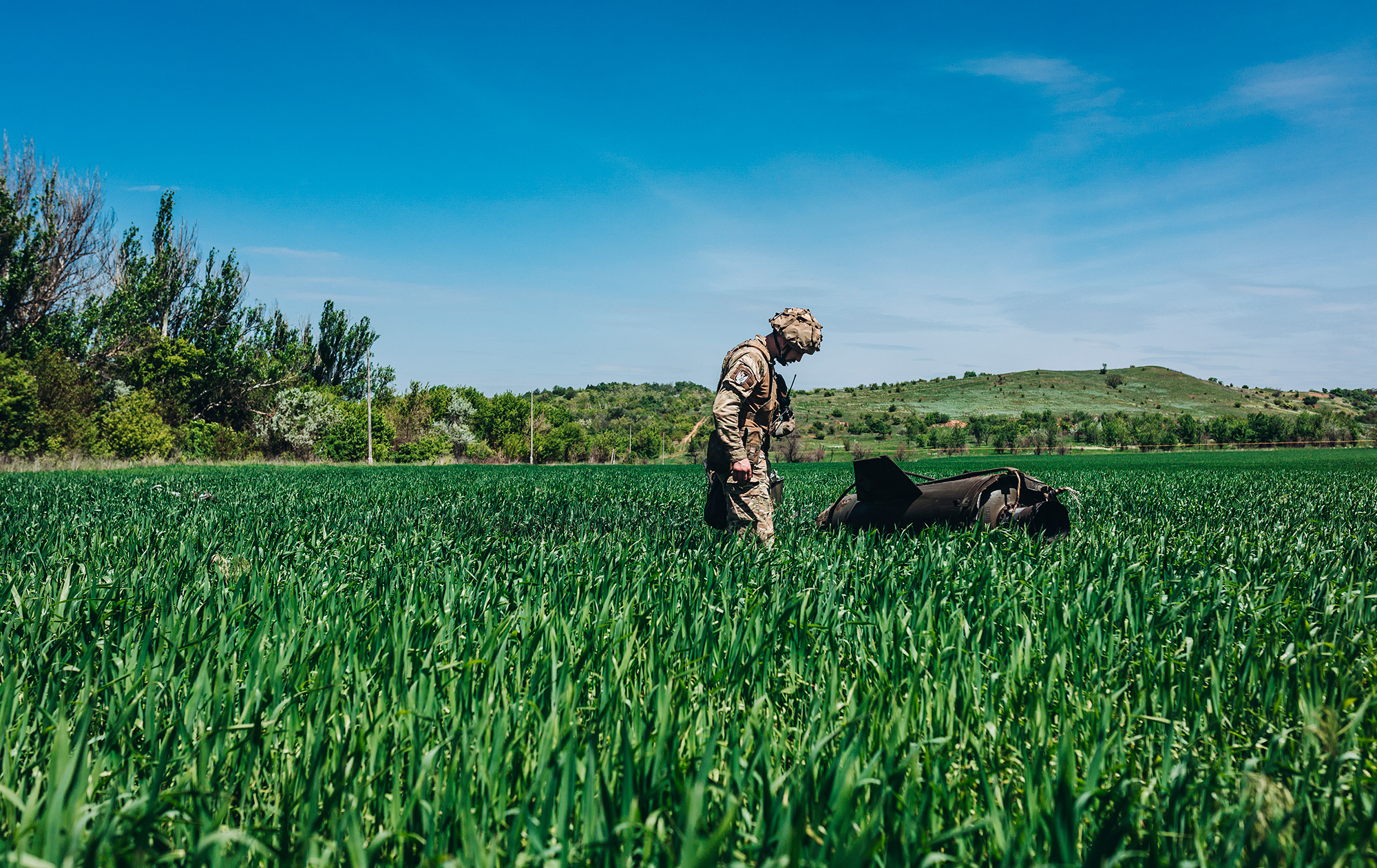 "Даже пролет ракеты влияет на урожай". Как война разрушает украинские почвы