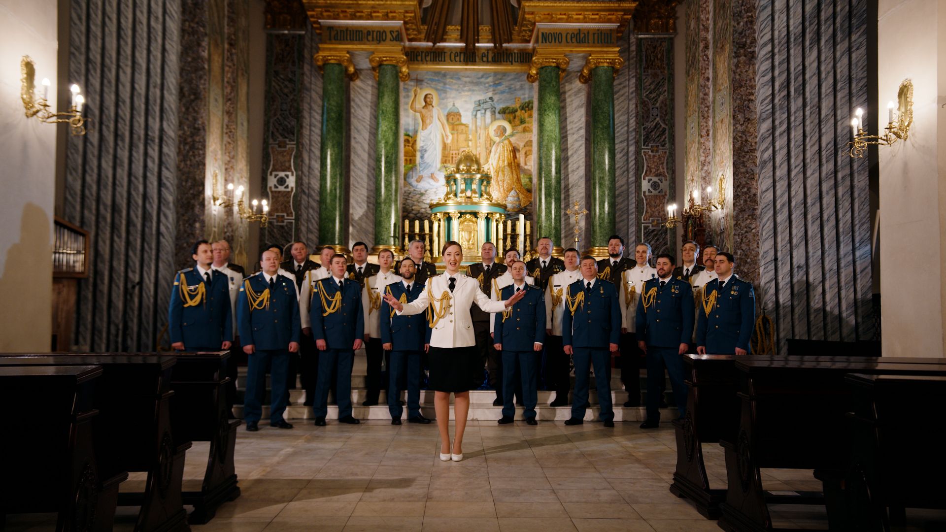 Трогательная молитва добра и мира в исполнении морпехов, десантников и пехотинцев поразила украинцев