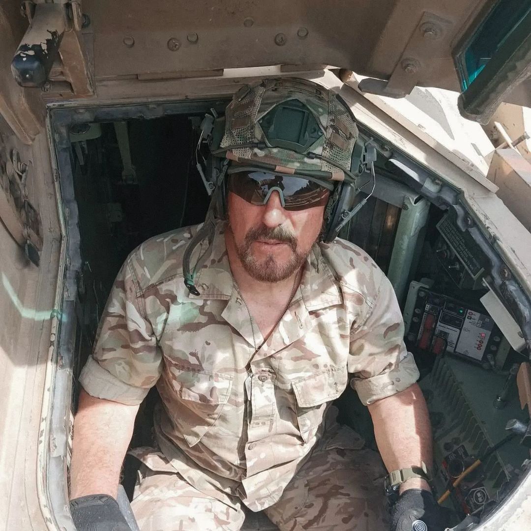 Известная украинская телеведущая впервые показала мужа-военного (фото)