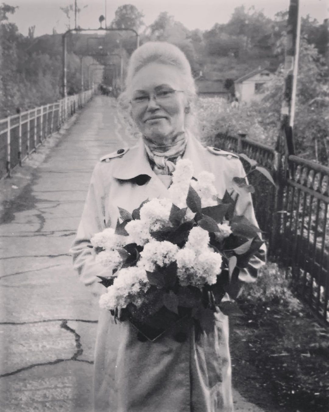 Бедняков растрогал архивным фото покойной мамы в ее день рождения: "Люблю тебя сильно"