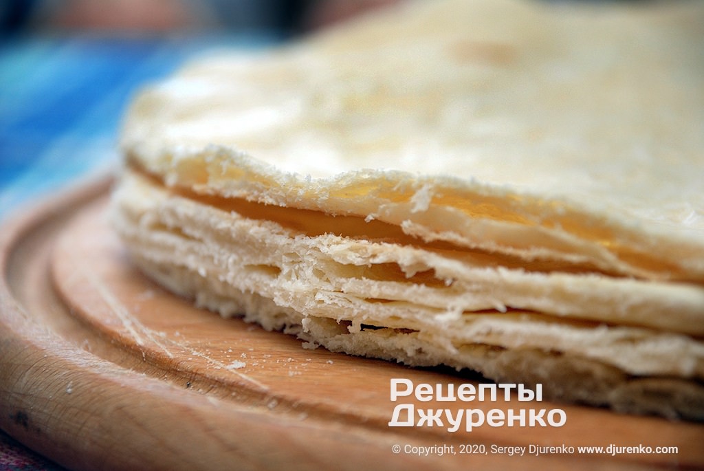 Кулінар розкрив секрет справжнього листкового тіста: запам'ятайте просте правило!