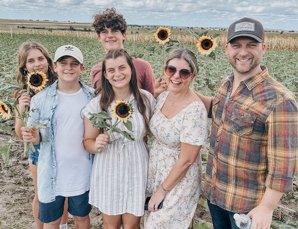 Жінка каже, що стала дійсно щасливою після того, як чоловік її зрадив
