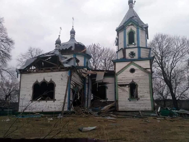 Нічого святого! Російські окупанти знищують історичні церкви