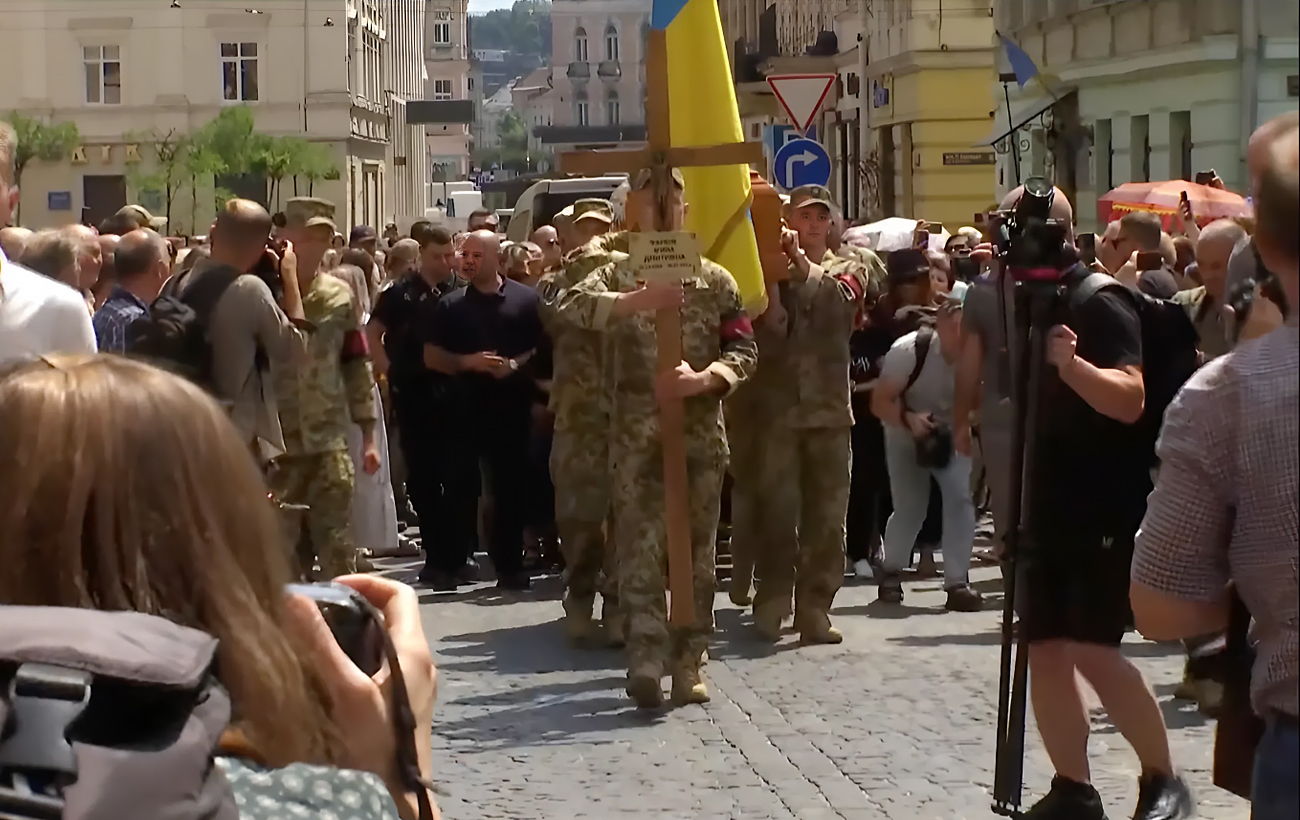 У Львові в останню путь проводжають Ірину Фаріон (фото, відео)