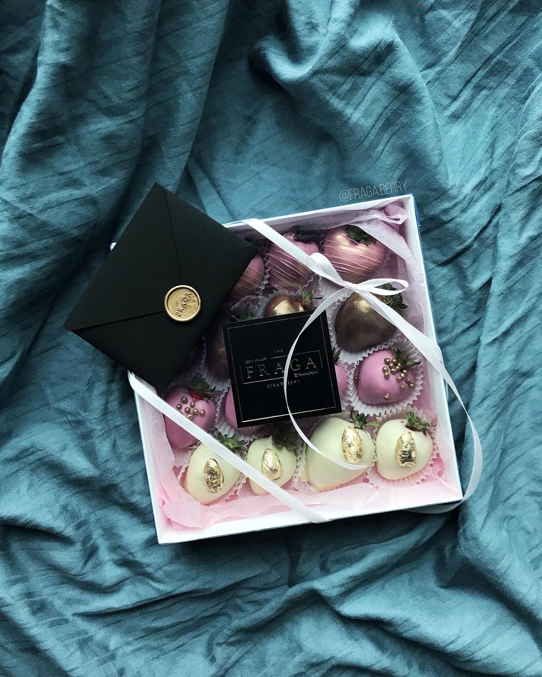 Бізнес на полуниці в шоколаді. Як 26-річна одеситка під обстрілами радує українців смаколиками