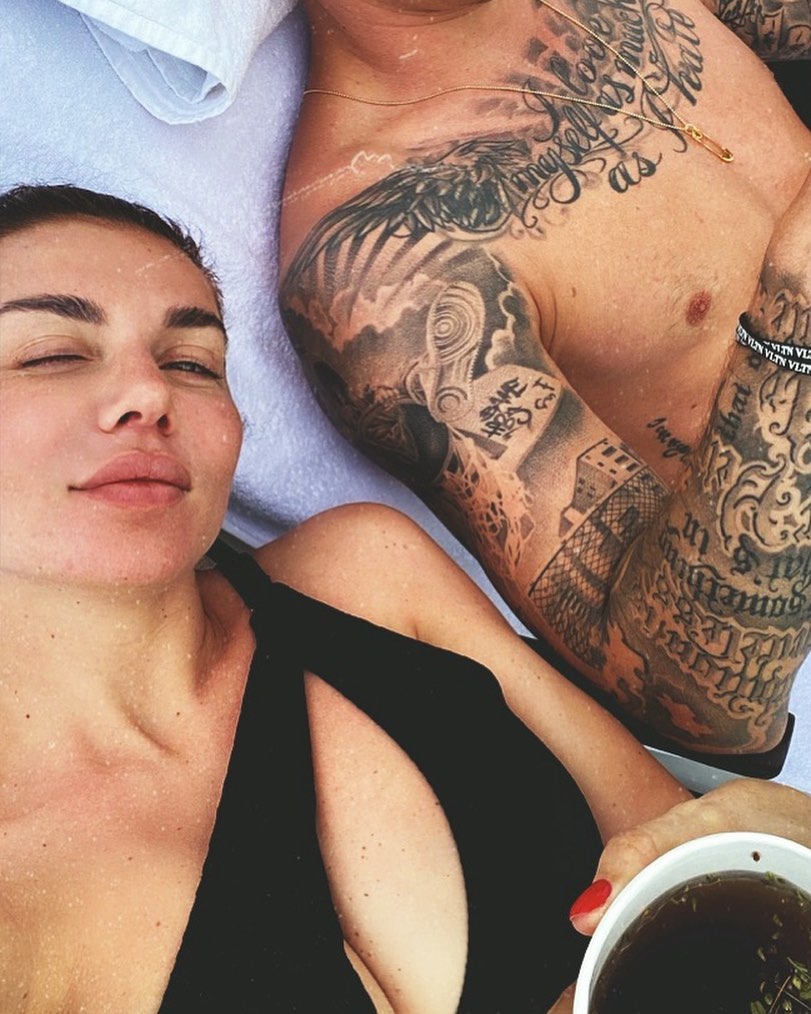 Телеэкран vs реальность: Оля Полякова, Лилия Ребрик, Настя Каменских и другие звезды без макияжа