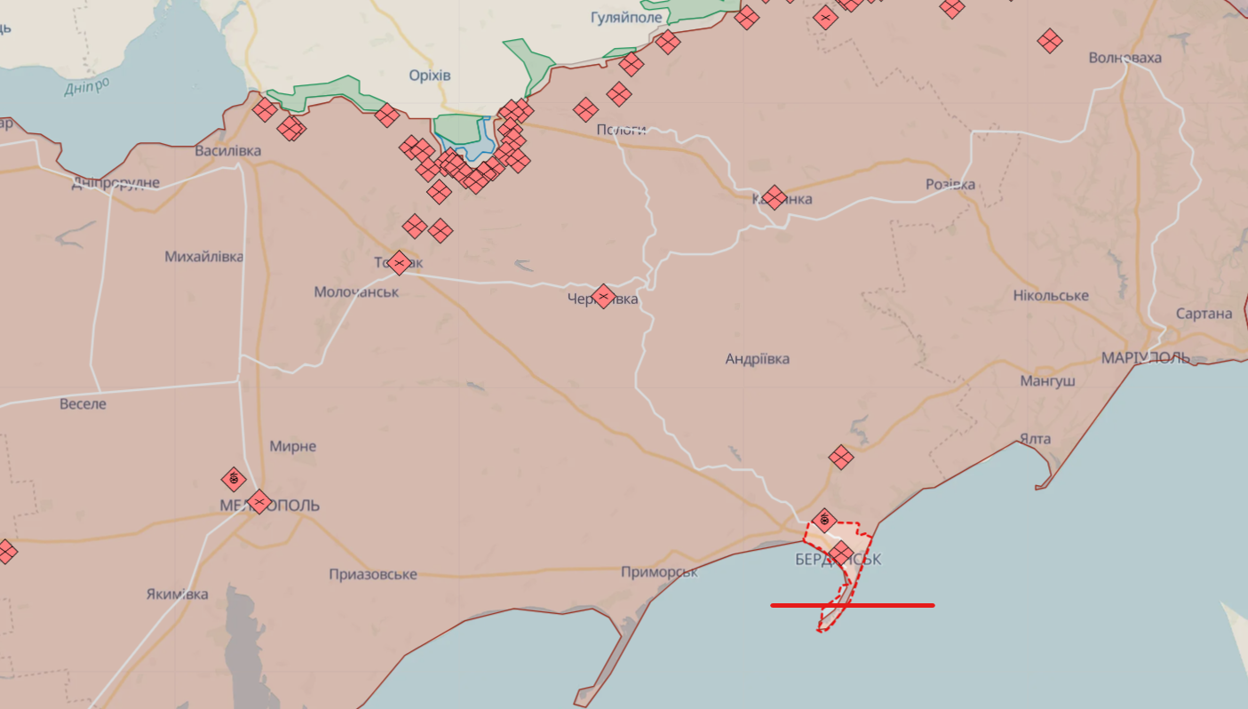 В Бердянську лунають вибухи, над містом густий дим