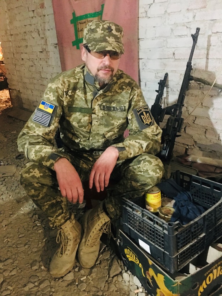 "О, Боже, ты его не забирай": Юркеш растрогал песней в День Героев