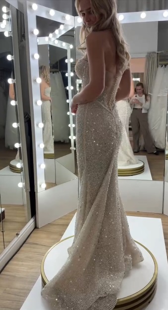 Победительница "Холостяка" засветилась в свадебном платье