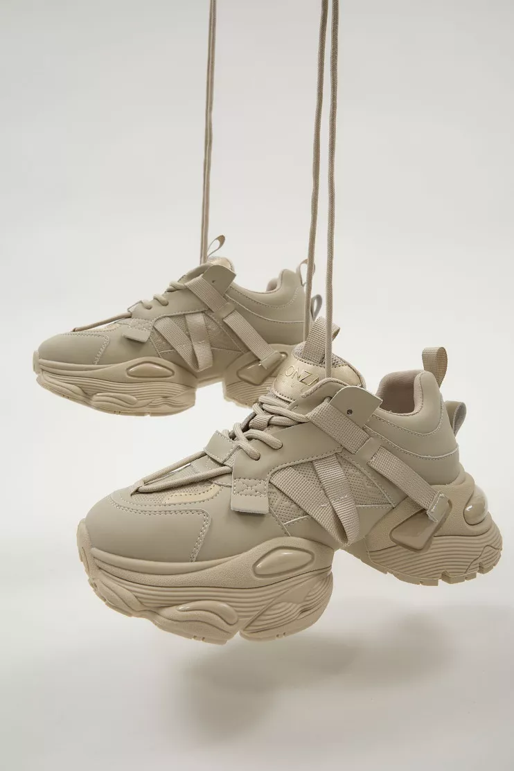 Яке взуття наймодніше навесні 2025 року: світові тренди від українських брендів