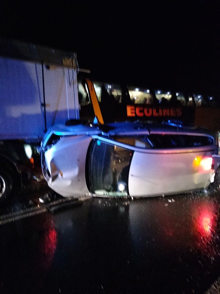 В Польше столкнулись автобус, минибус, эвакуатор и фура. Все водители - украинцы (фото)