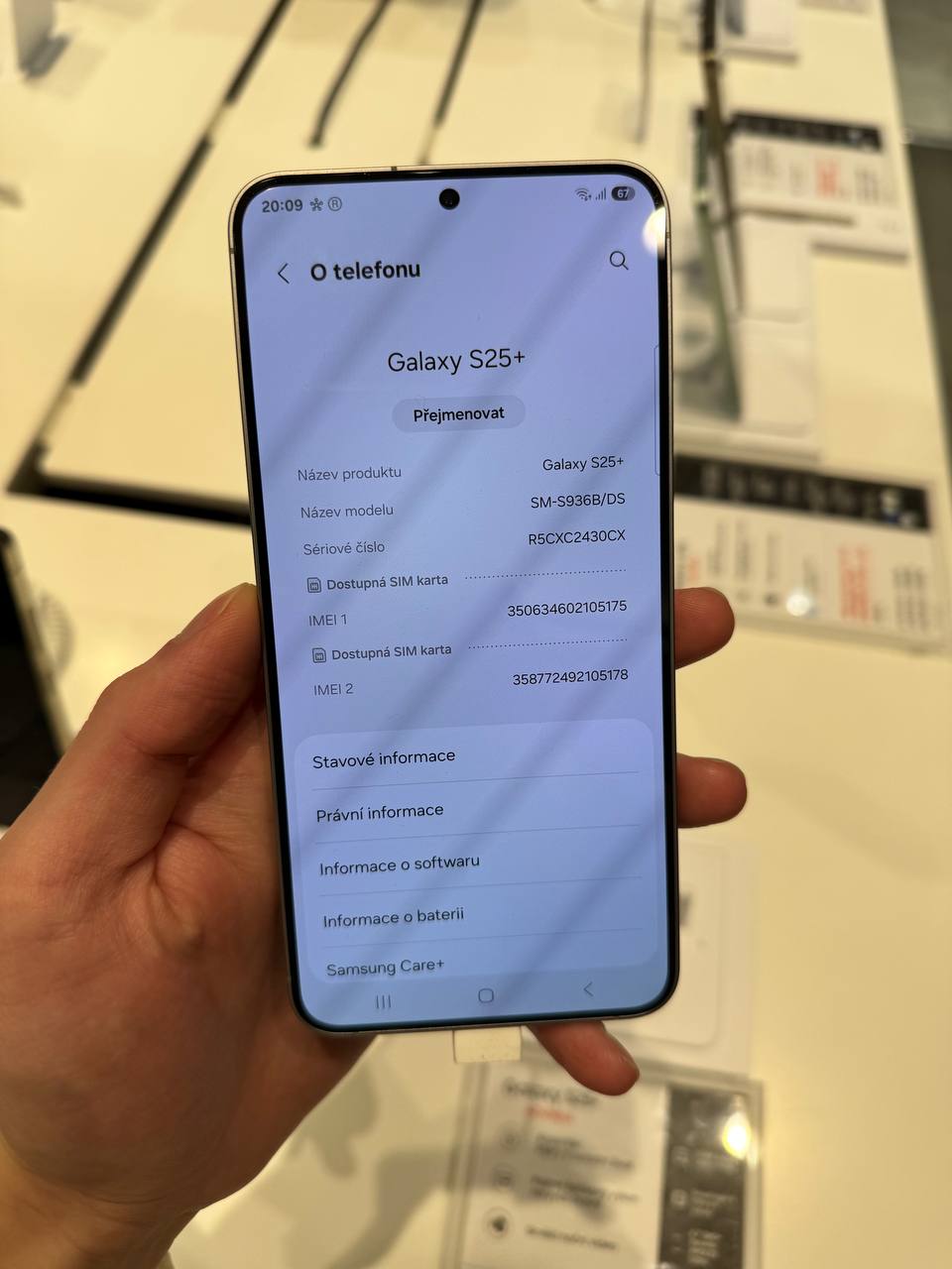 Galaxy S25: Samsung официально представила 3 флагмана нового поколения